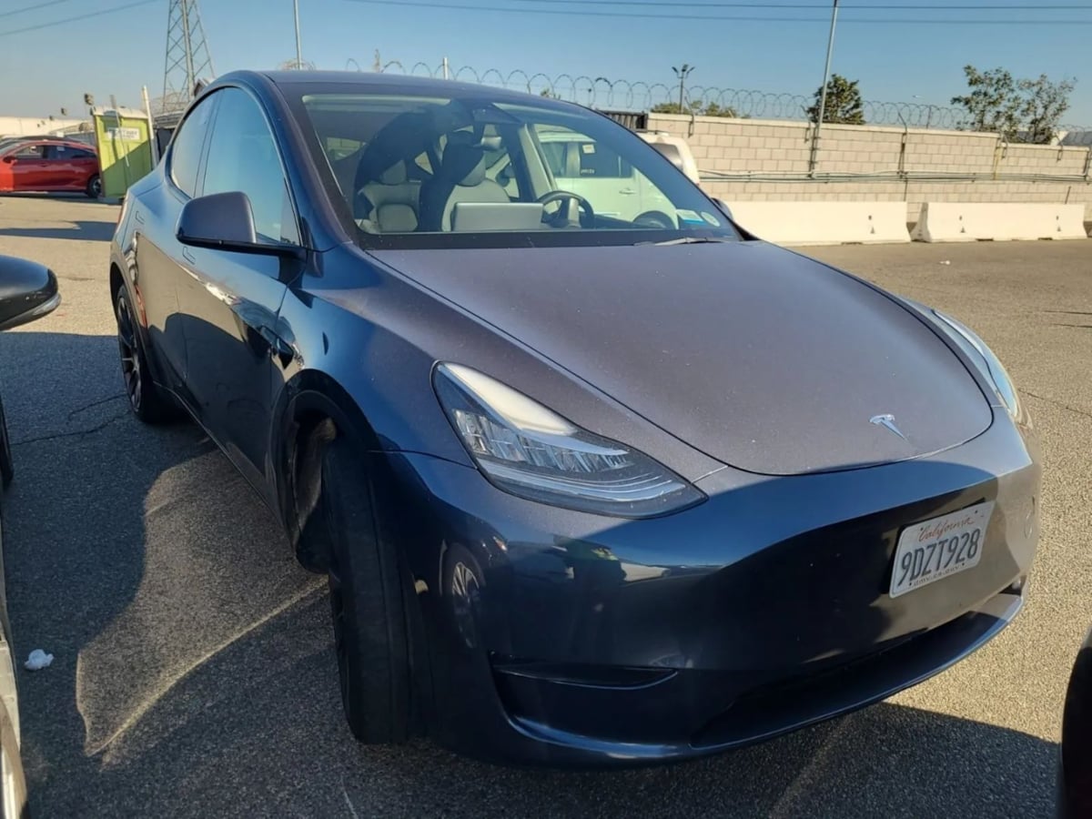 2023 Tesla Model Y Long Range photo 2