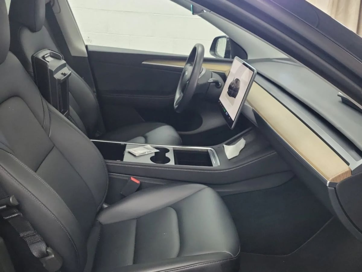 2023 Tesla Model Y Long Range photo 3