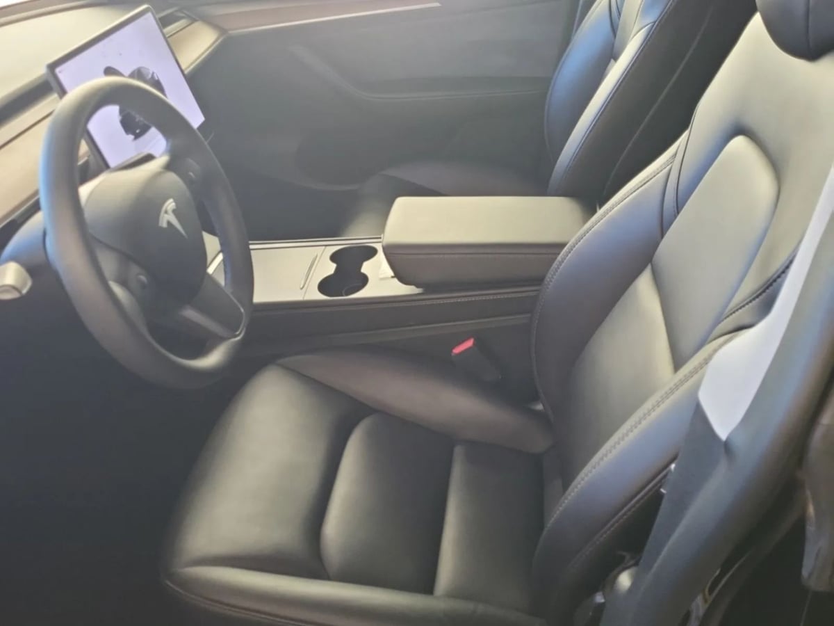 2023 Tesla Model Y Long Range photo 2