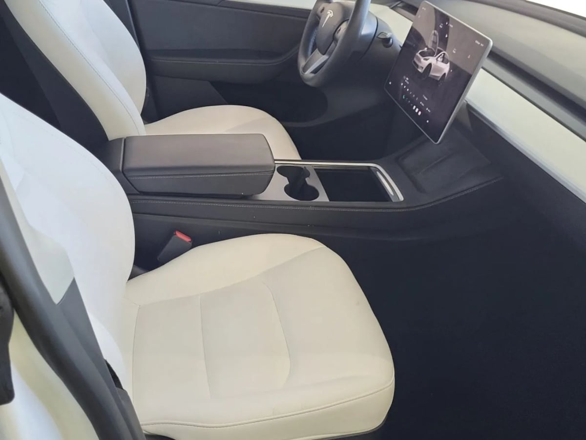 2023 Tesla Model Y Long Range photo 2