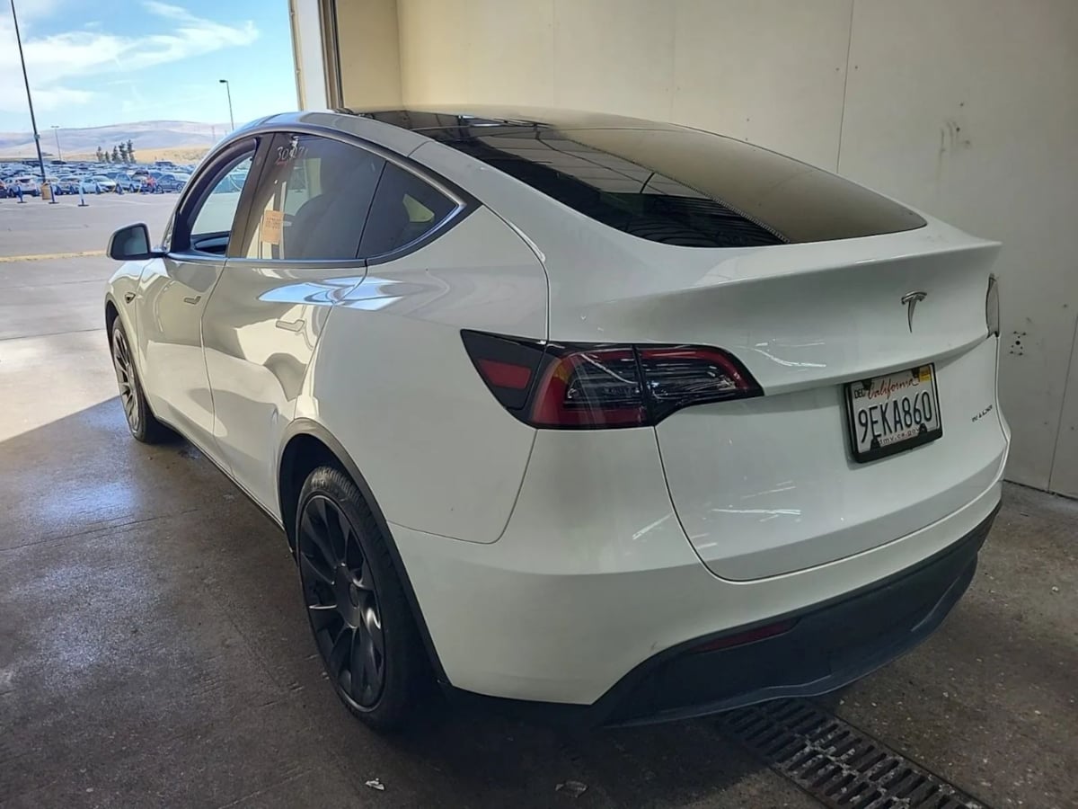 2023 Tesla Model Y Long Range photo 4