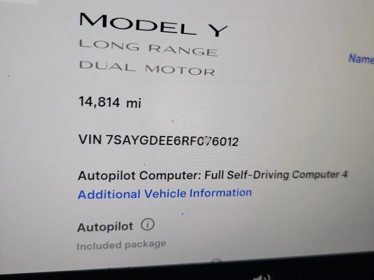 2024 Tesla Model Y Long Range photo 2