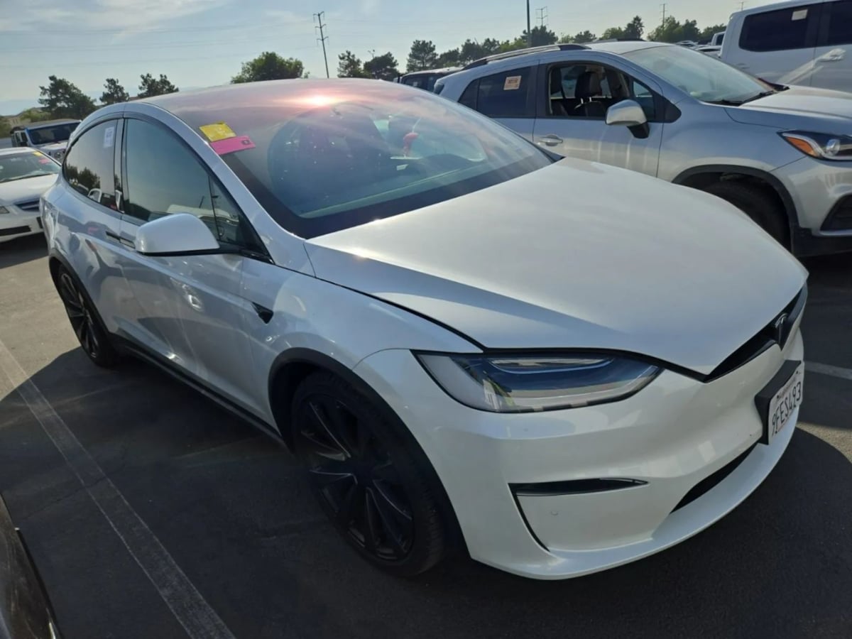 2023 Tesla Model X Standard Range photo 3