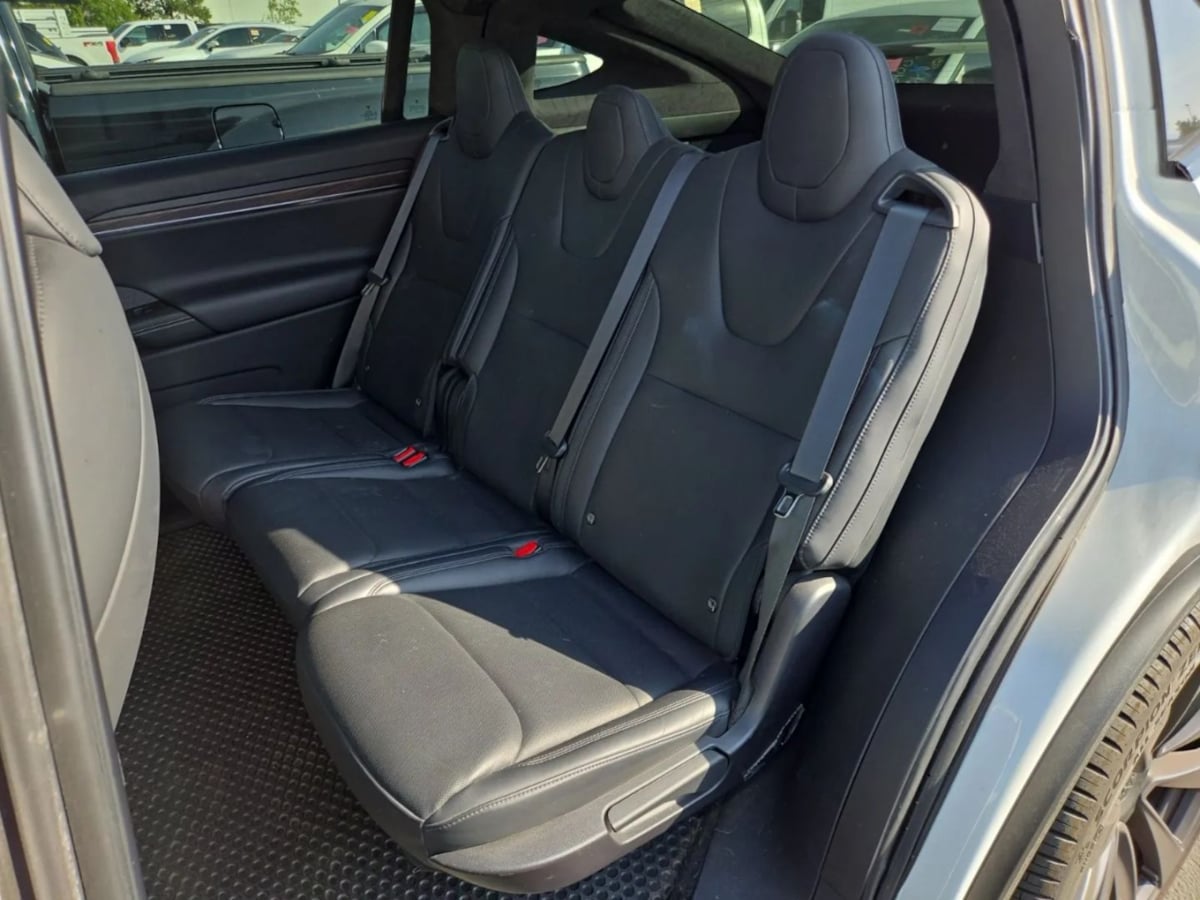 2023 Tesla Model X Standard Range photo 4