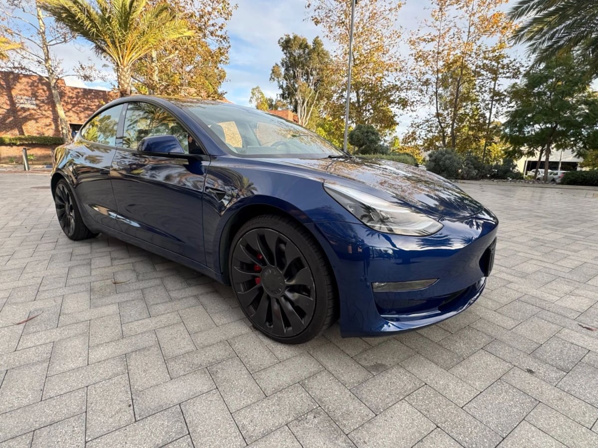 2022 Tesla Model 3 Performance photo 3