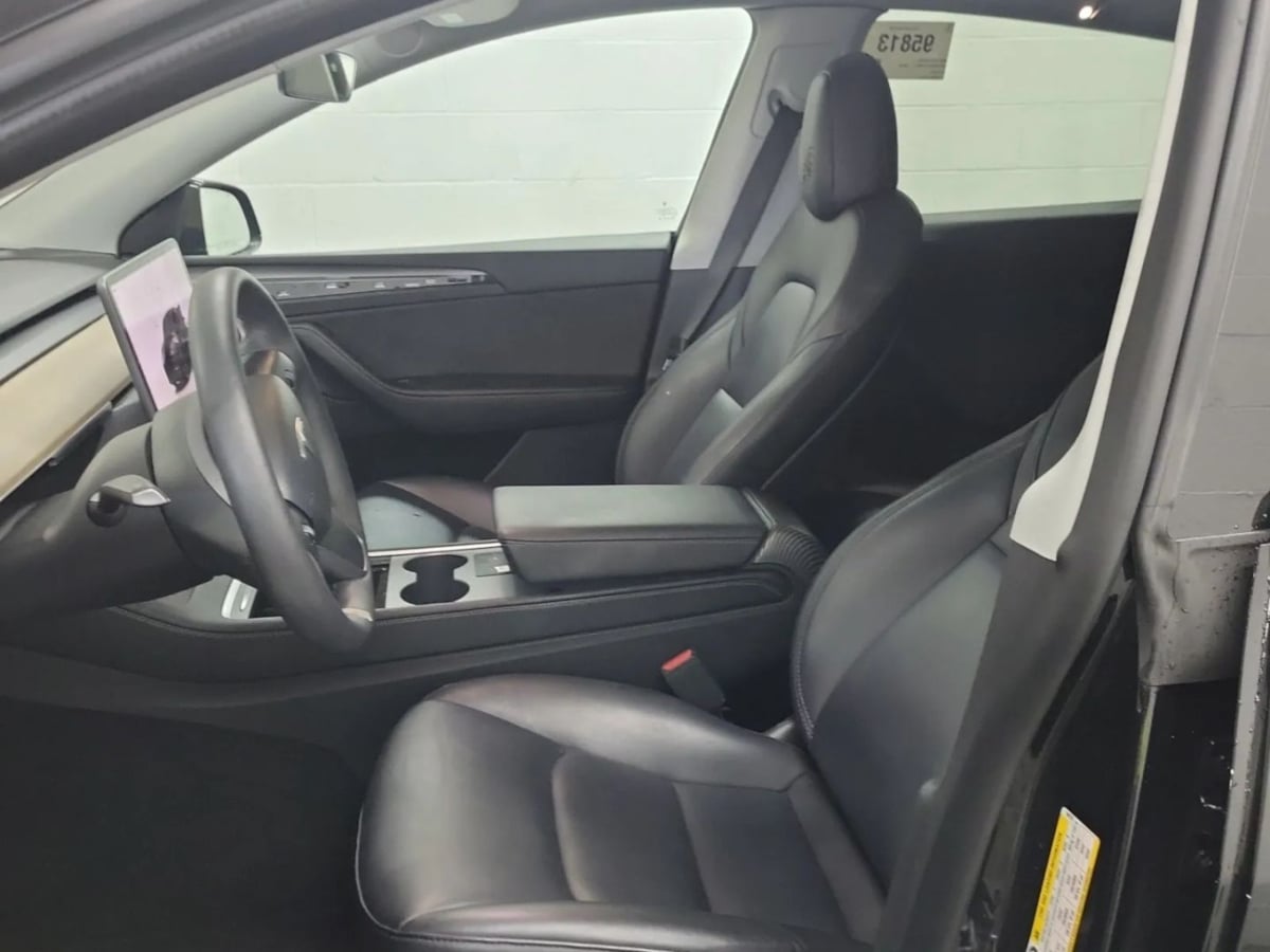 2023 Tesla Model Y Long Range photo 2