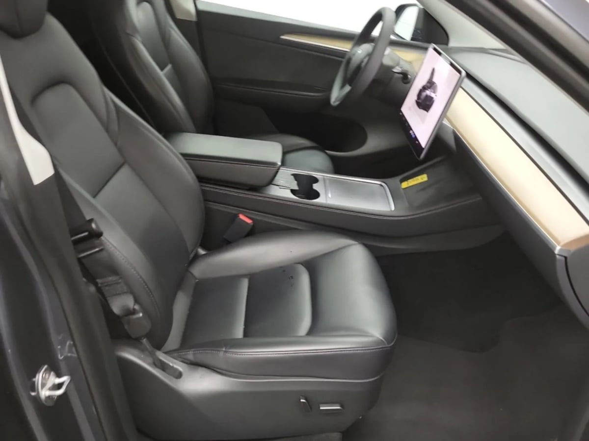 2023 Tesla Model Y Long Range photo 3