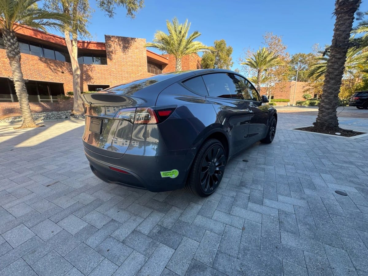 2023 Tesla Model Y Long Range photo 4