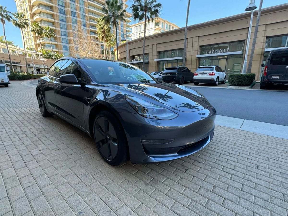 2023 Tesla Model 3 Long Range photo 2
