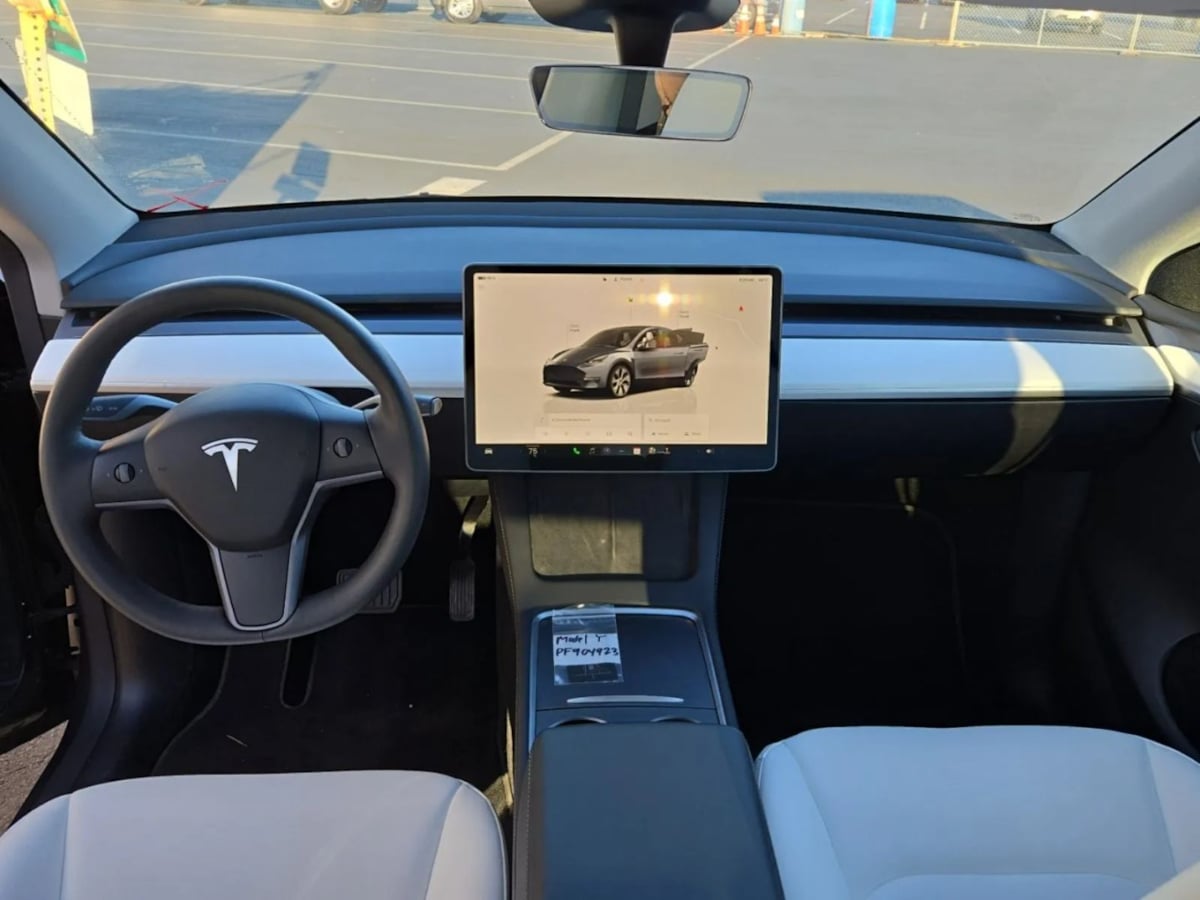2023 Tesla Model Y Long Range photo 3