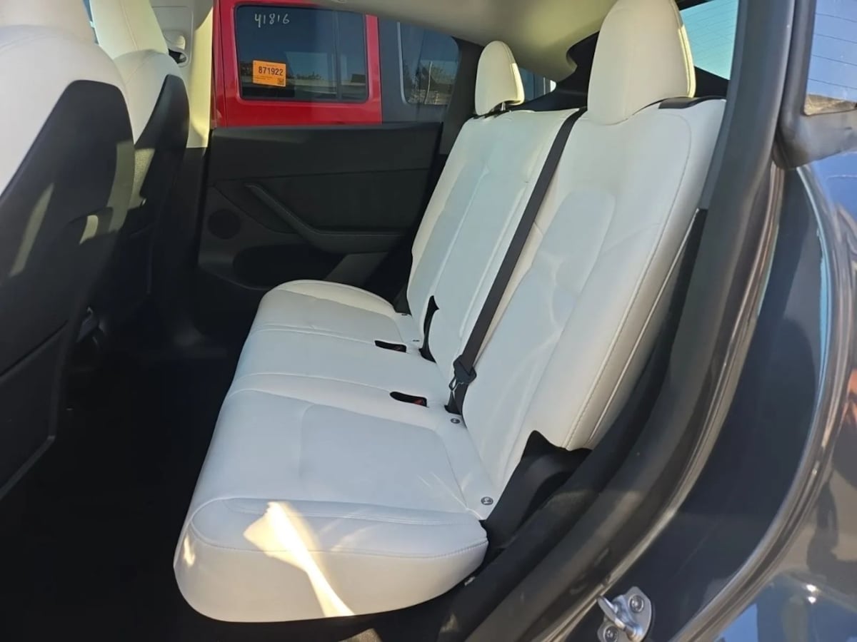 2023 Tesla Model Y Long Range photo 4