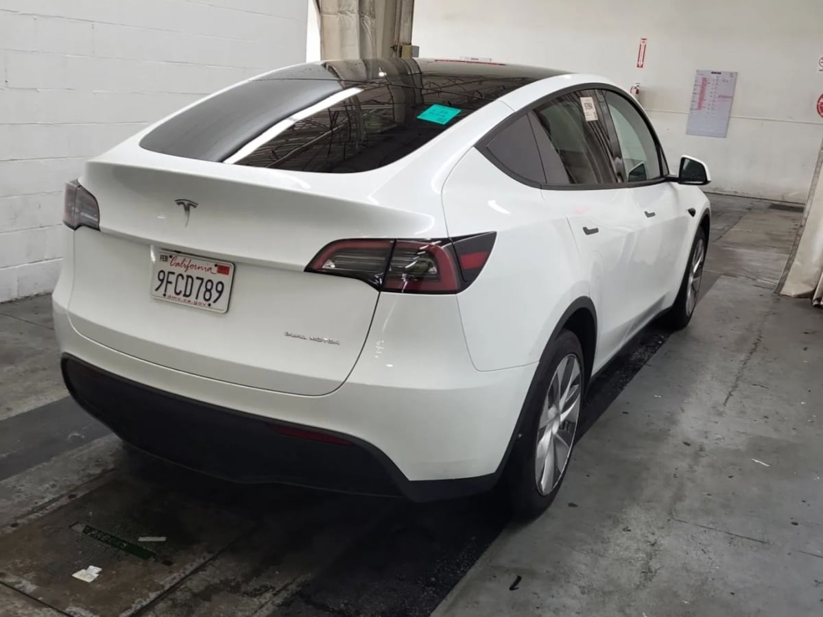 2023 Tesla Model Y Long Range photo 3