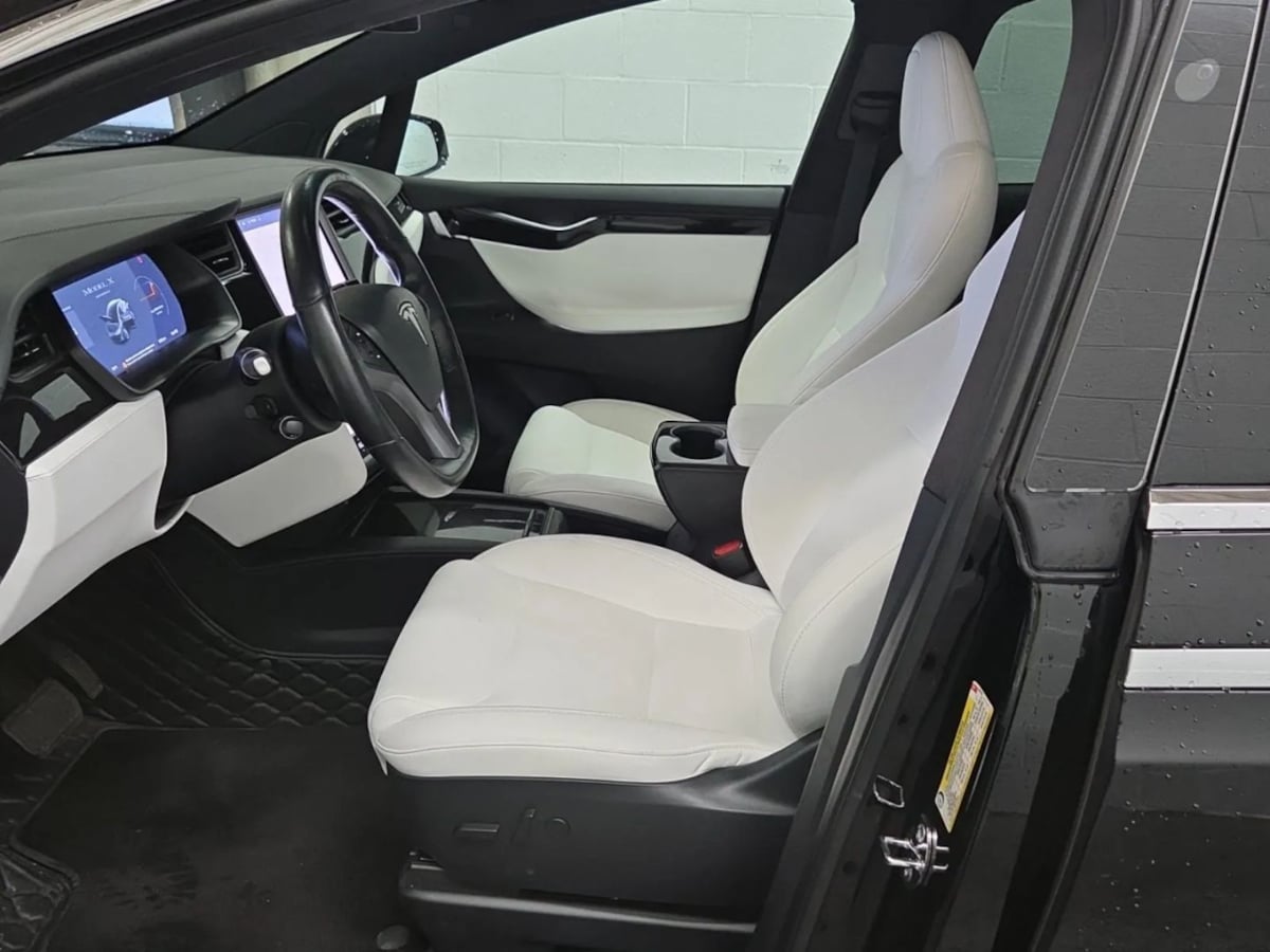 2021 Tesla Model X Long Range photo 2