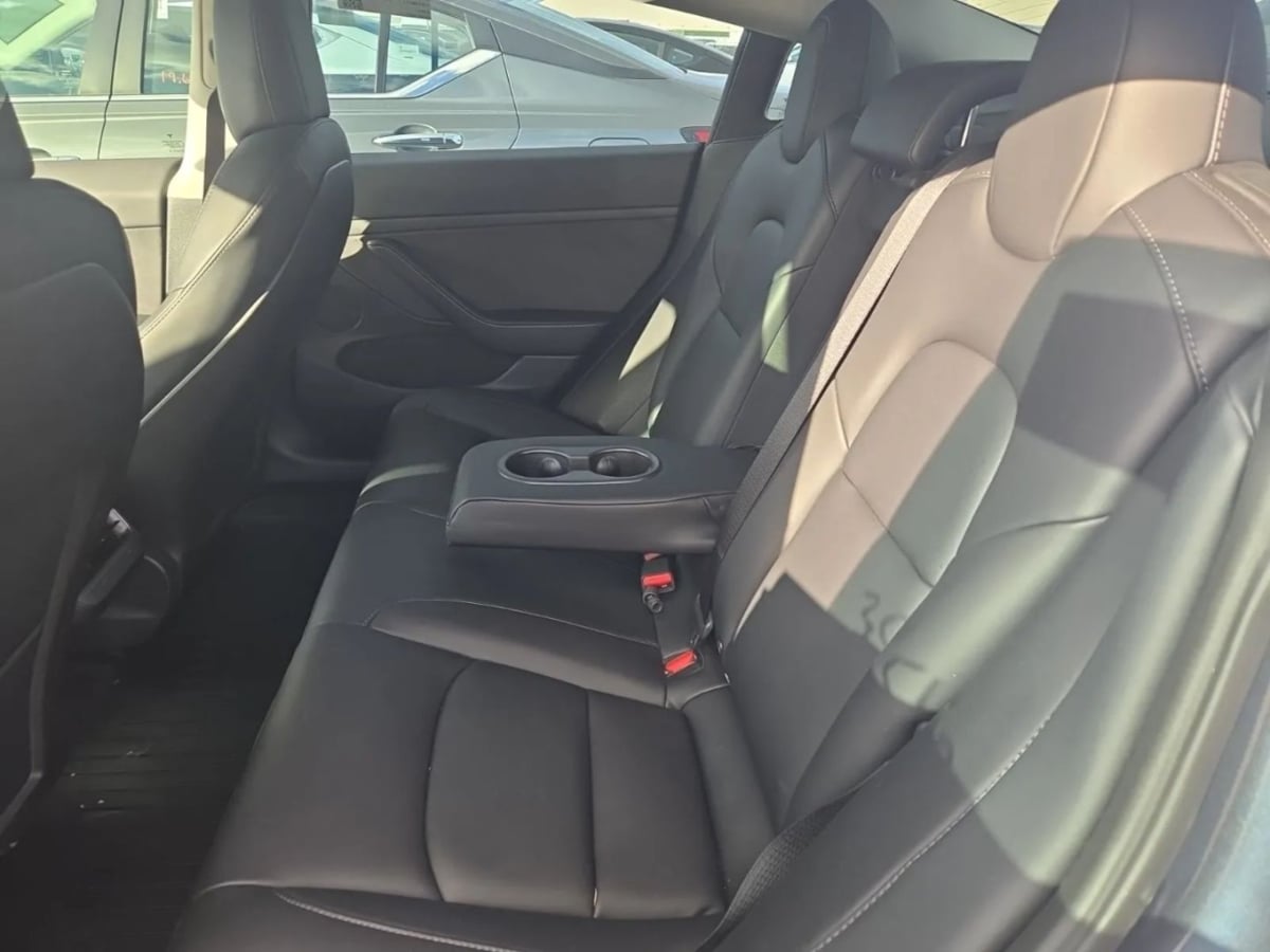 2022 Tesla Model 3 Long Range photo 4