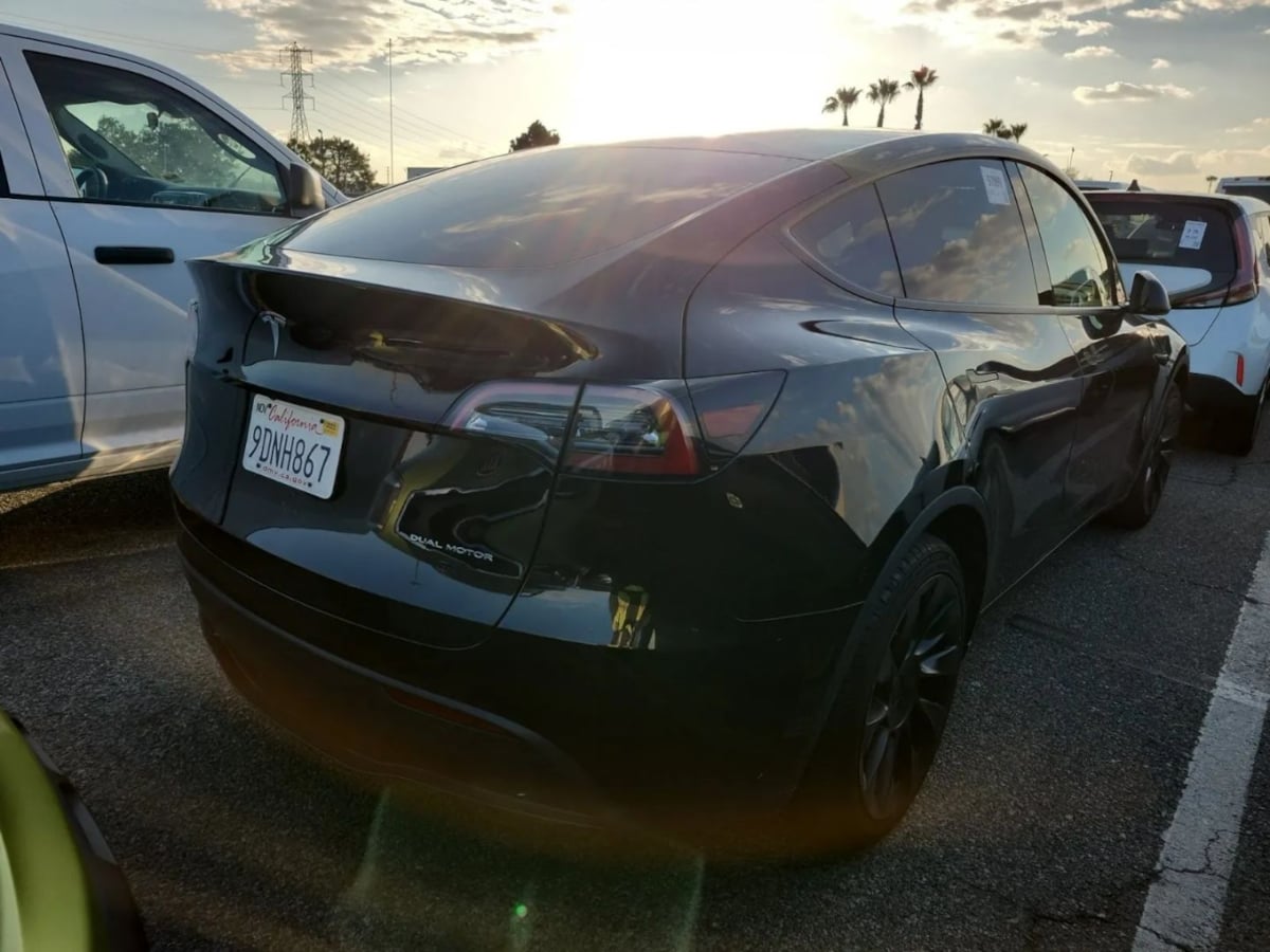 2023 Tesla Model Y Long Range photo 4