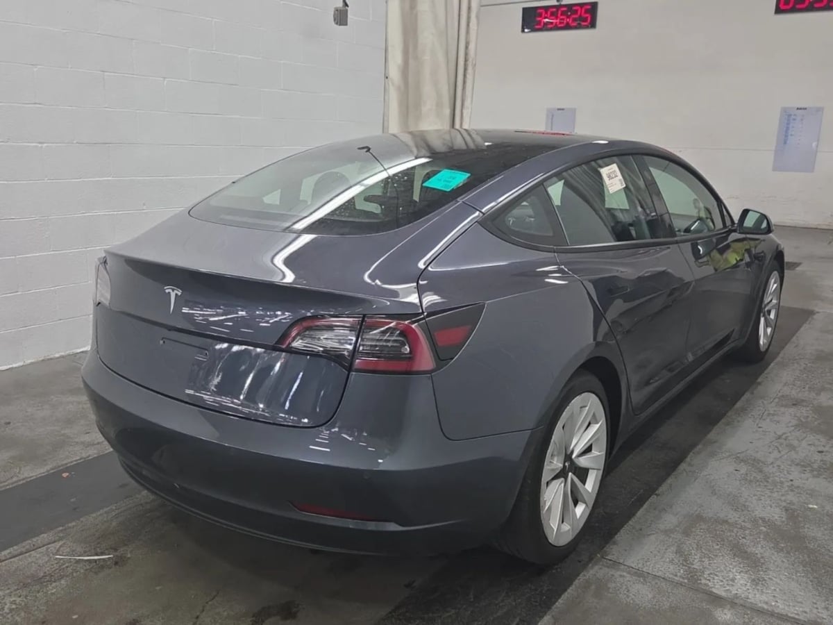 2022 Tesla Model 3 Long Range photo 3