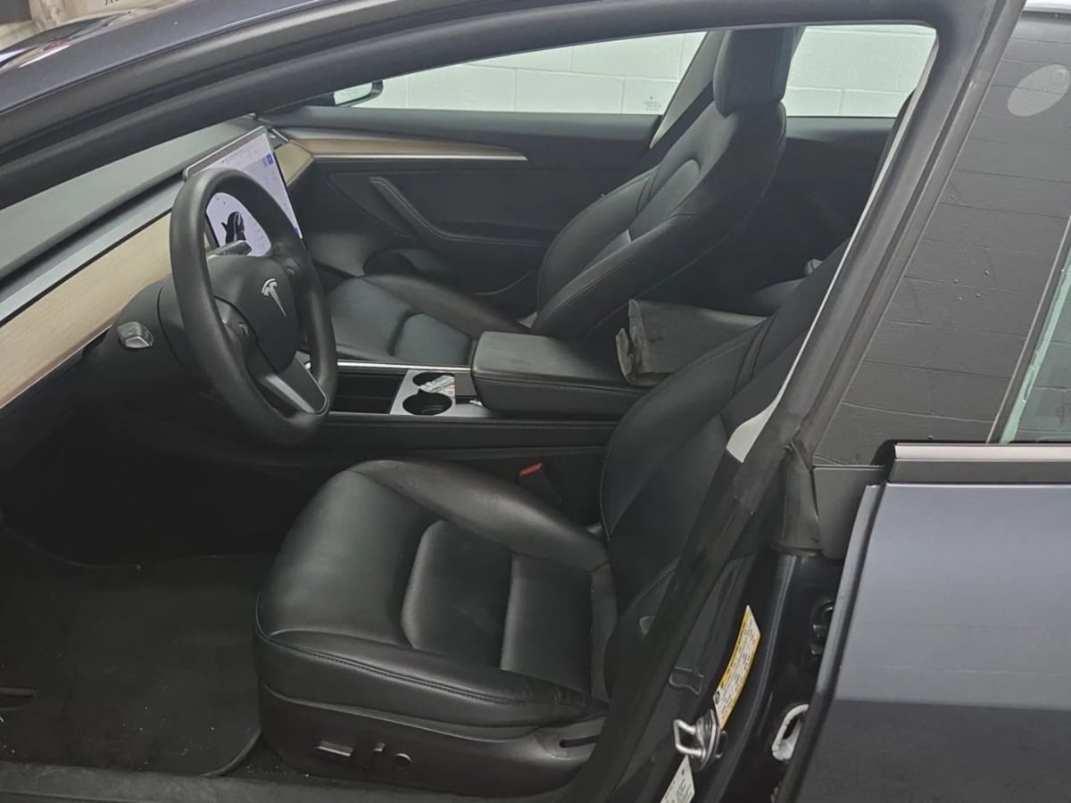 2022 Tesla Model 3 Long Range photo 4