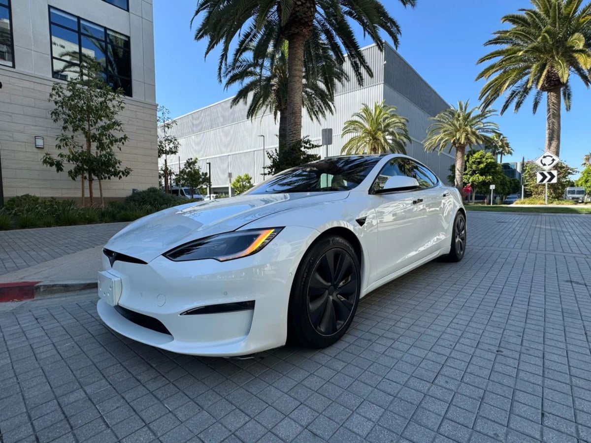 2022 Tesla Model S photo 3