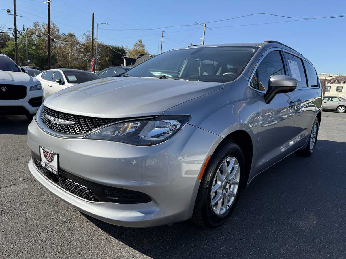 2021 Chrysler Voyager LXI - Photo 3