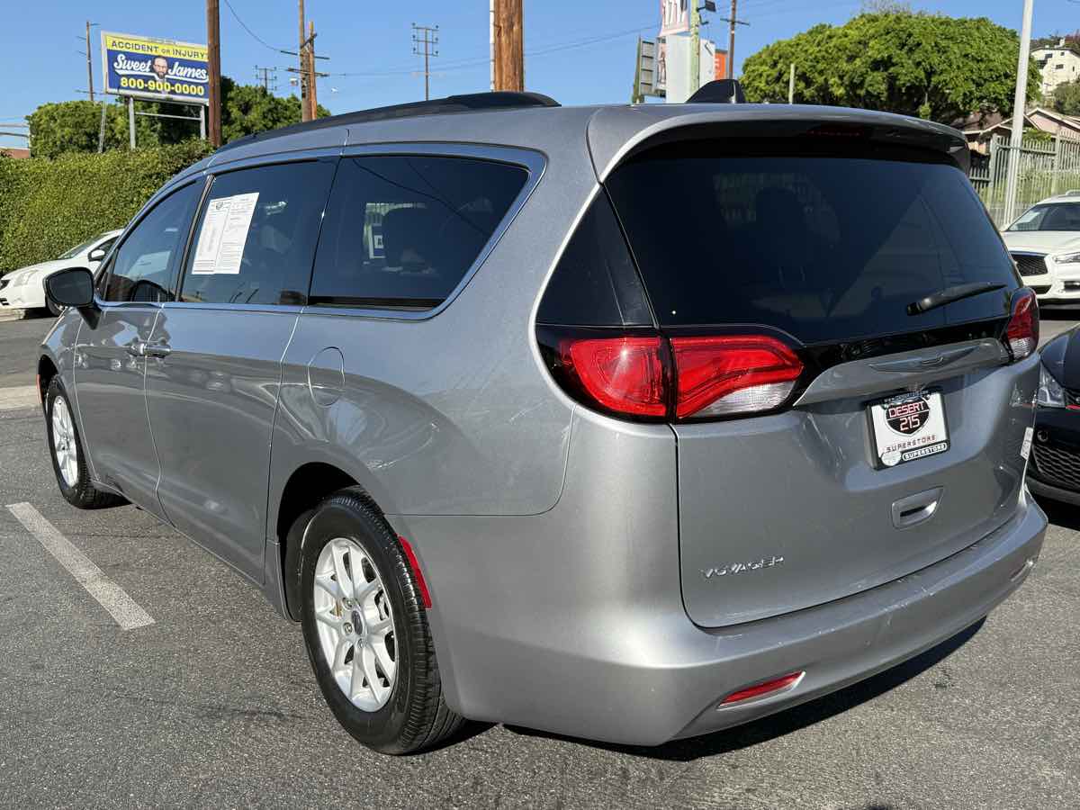 2021 Chrysler Voyager LXI - Photo 4