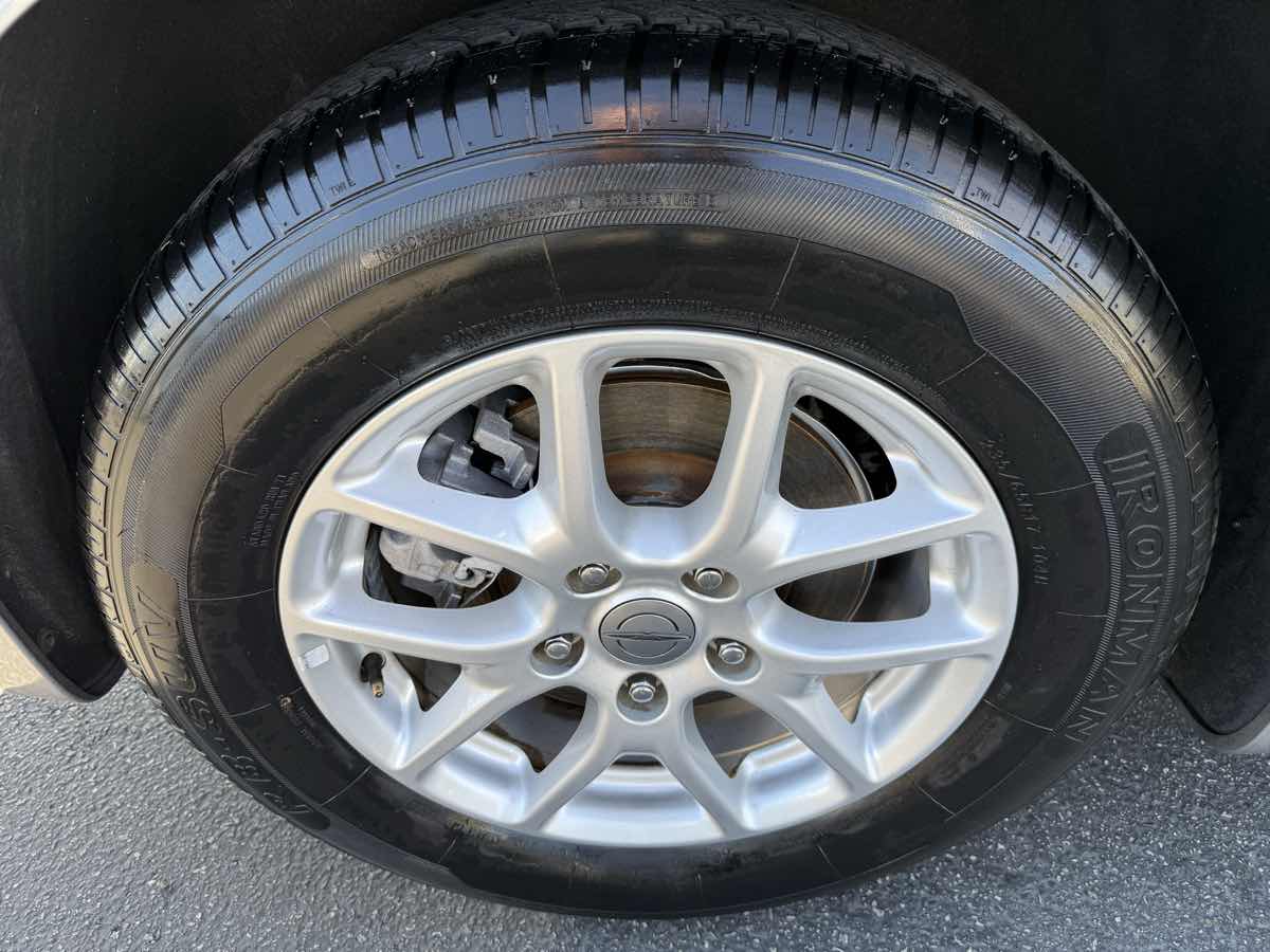 2021 Chrysler Voyager LXI - Photo 8