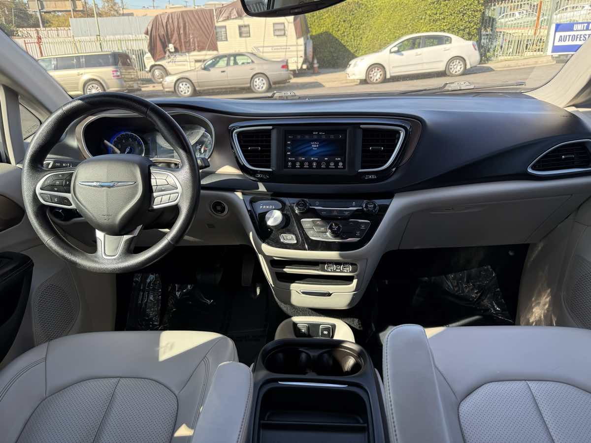 2021 Chrysler Voyager LXI - Photo 21