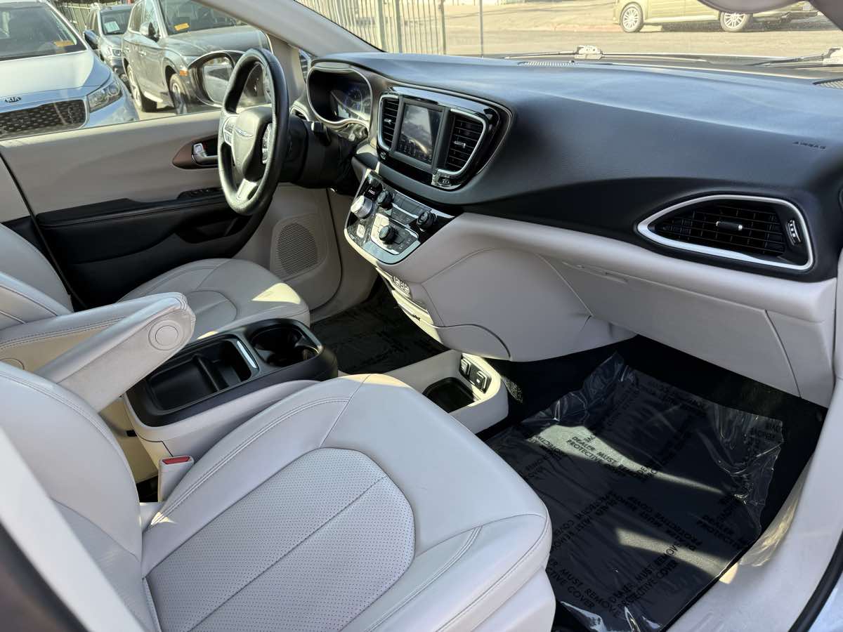 2021 Chrysler Voyager LXI - Photo 20