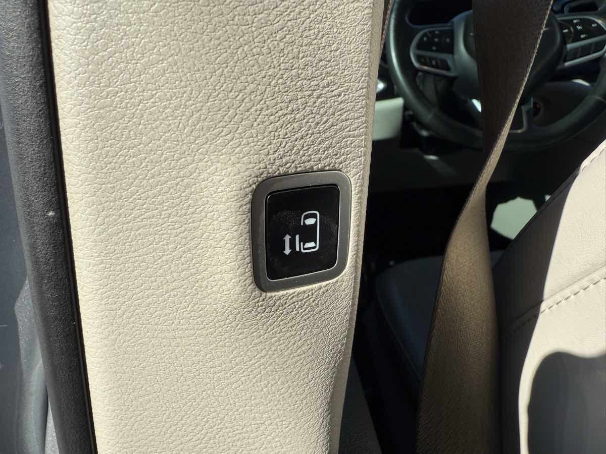 2021 Chrysler Voyager LXI - Photo 22