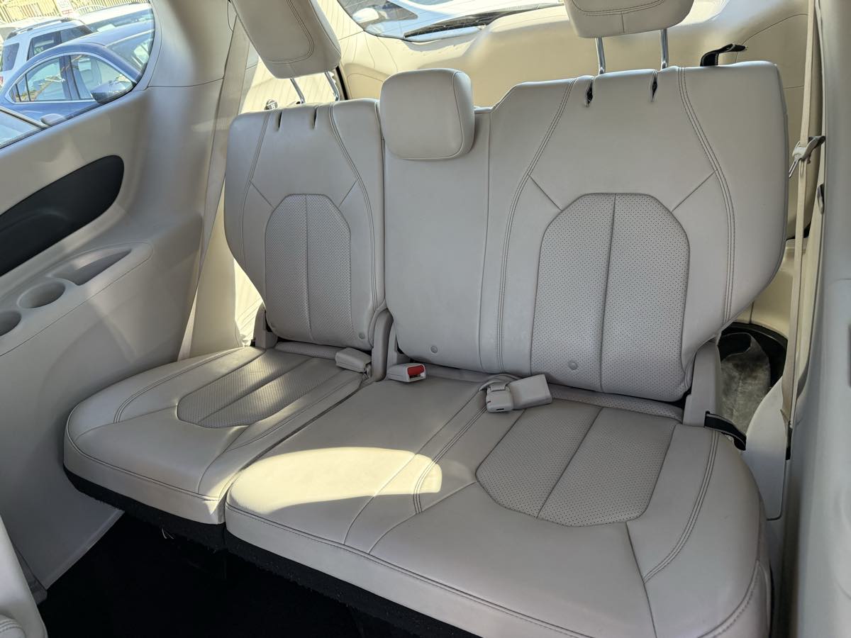 2021 Chrysler Voyager LXI - Photo 29