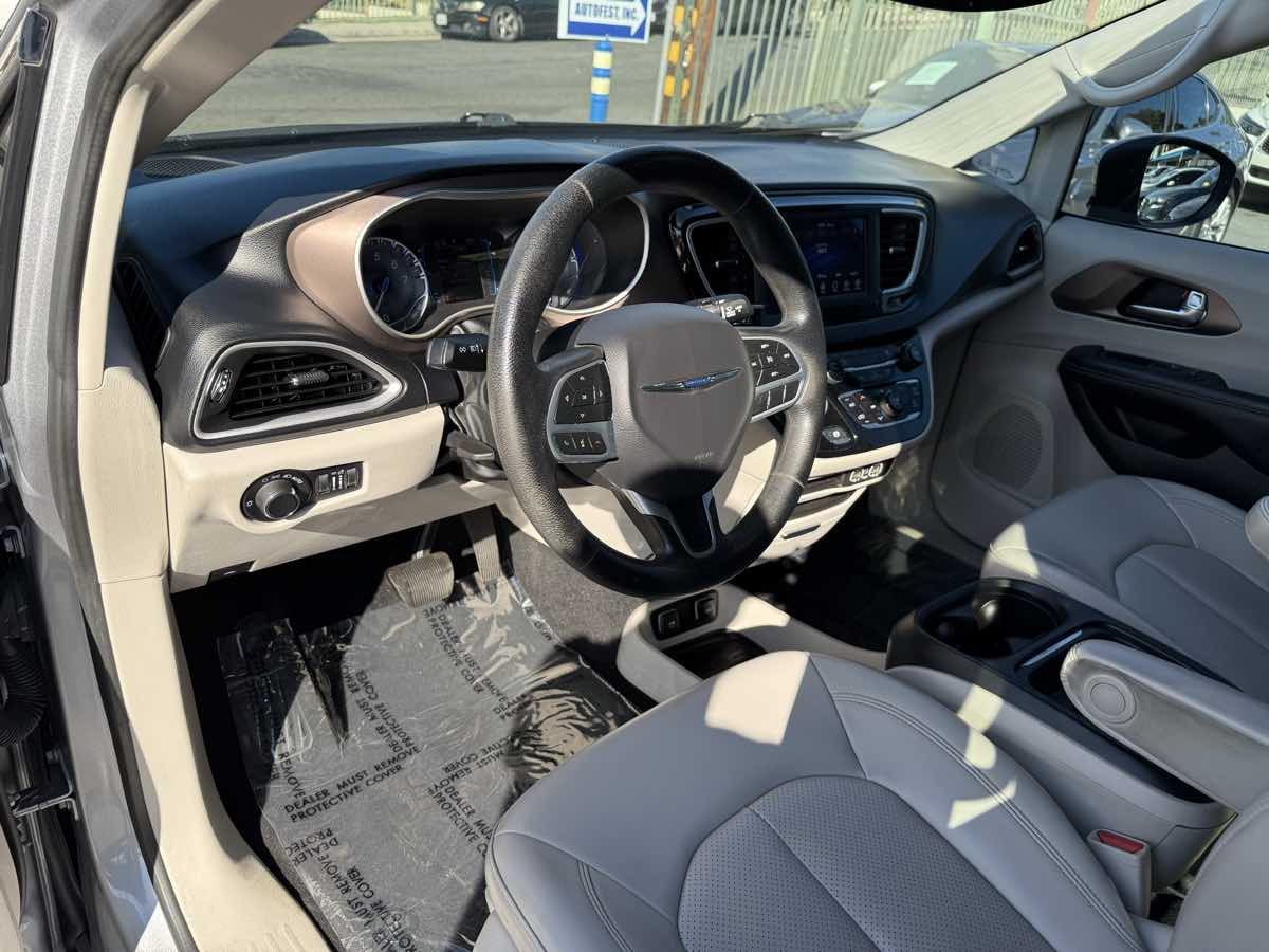 2021 Chrysler Voyager LXI - Photo 10