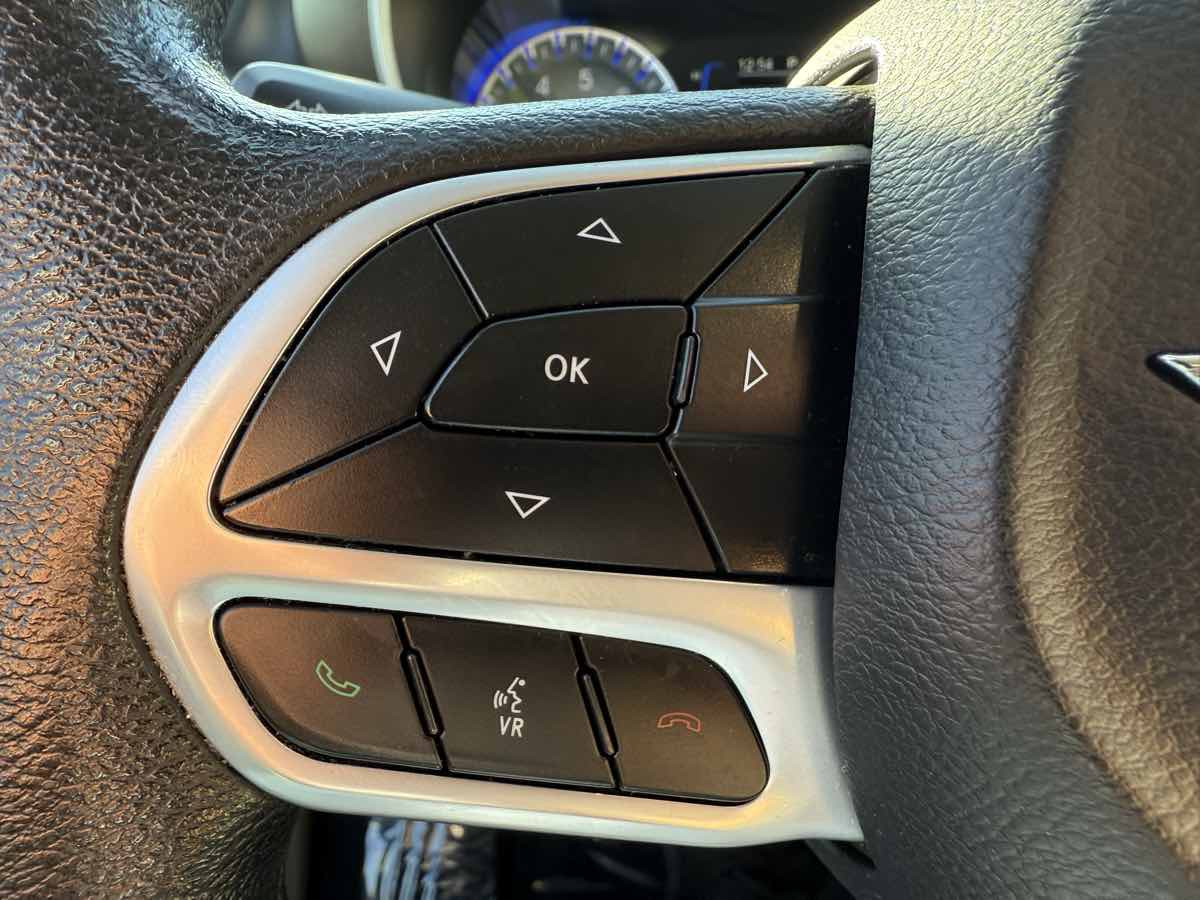 2021 Chrysler Voyager LXI - Photo 14