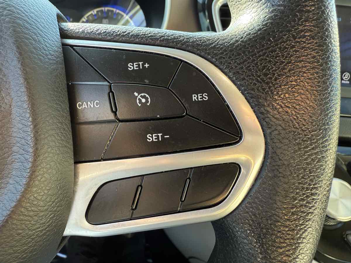2021 Chrysler Voyager LXI - Photo 15