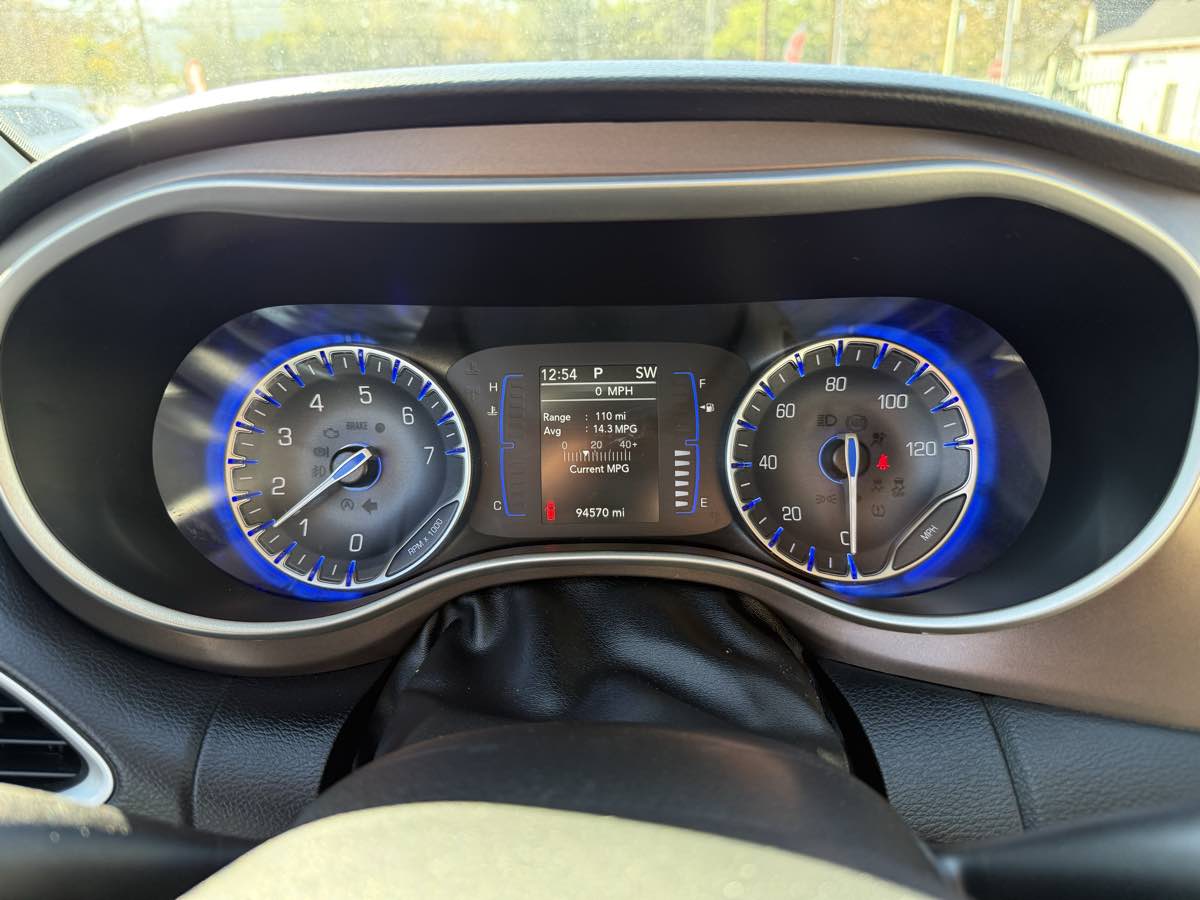 2021 Chrysler Voyager LXI - Photo 13