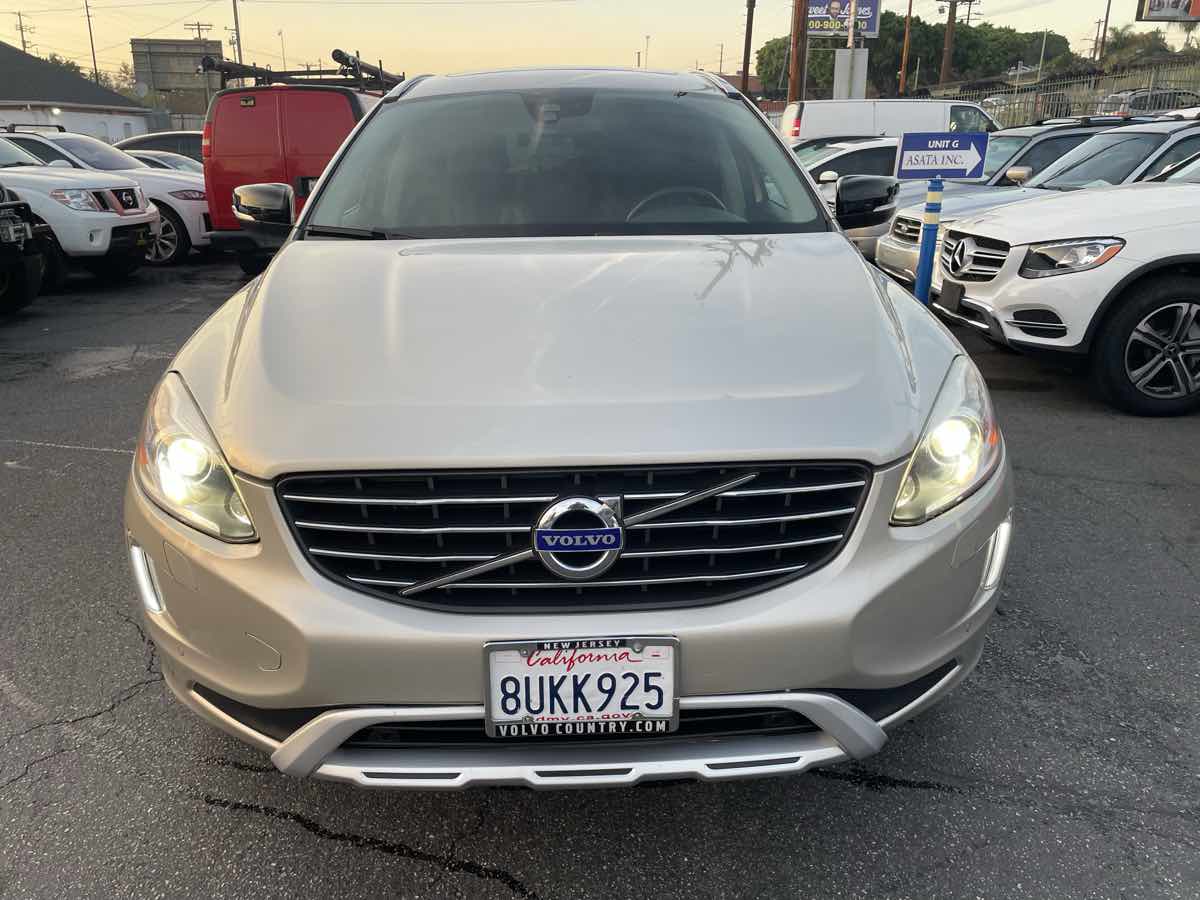 2017 Volvo XC60 T6 Dynamic - Photo 3