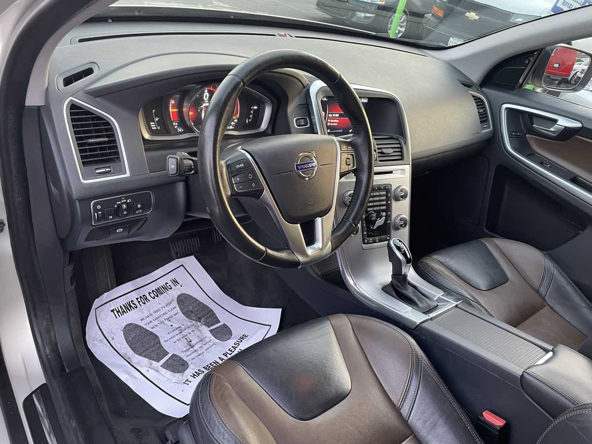 2017 Volvo XC60 T6 Dynamic - Photo 14