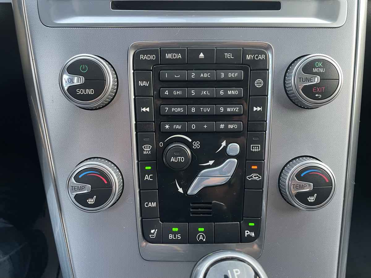 2017 Volvo XC60 T6 Dynamic - Photo 20