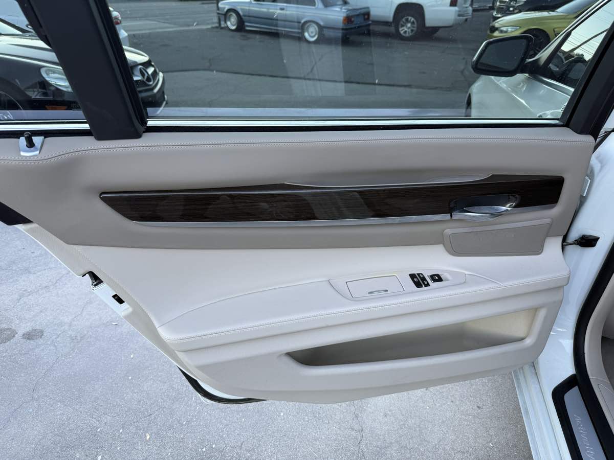 2011 BMW 7 Series ActiveHybrid - Photo 26