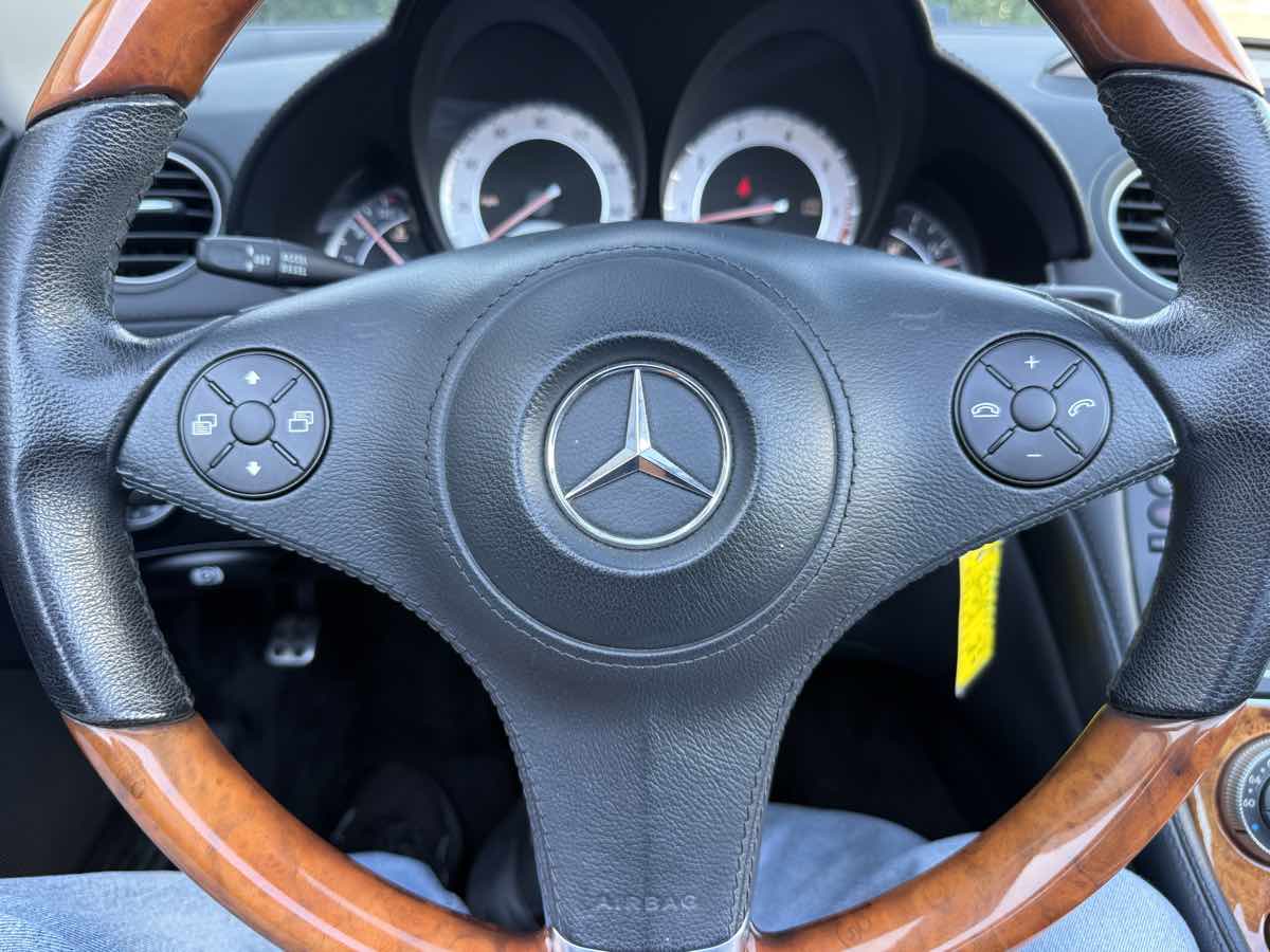 2009 Mercedes-Benz SL-Class SL550 - Photo 22
