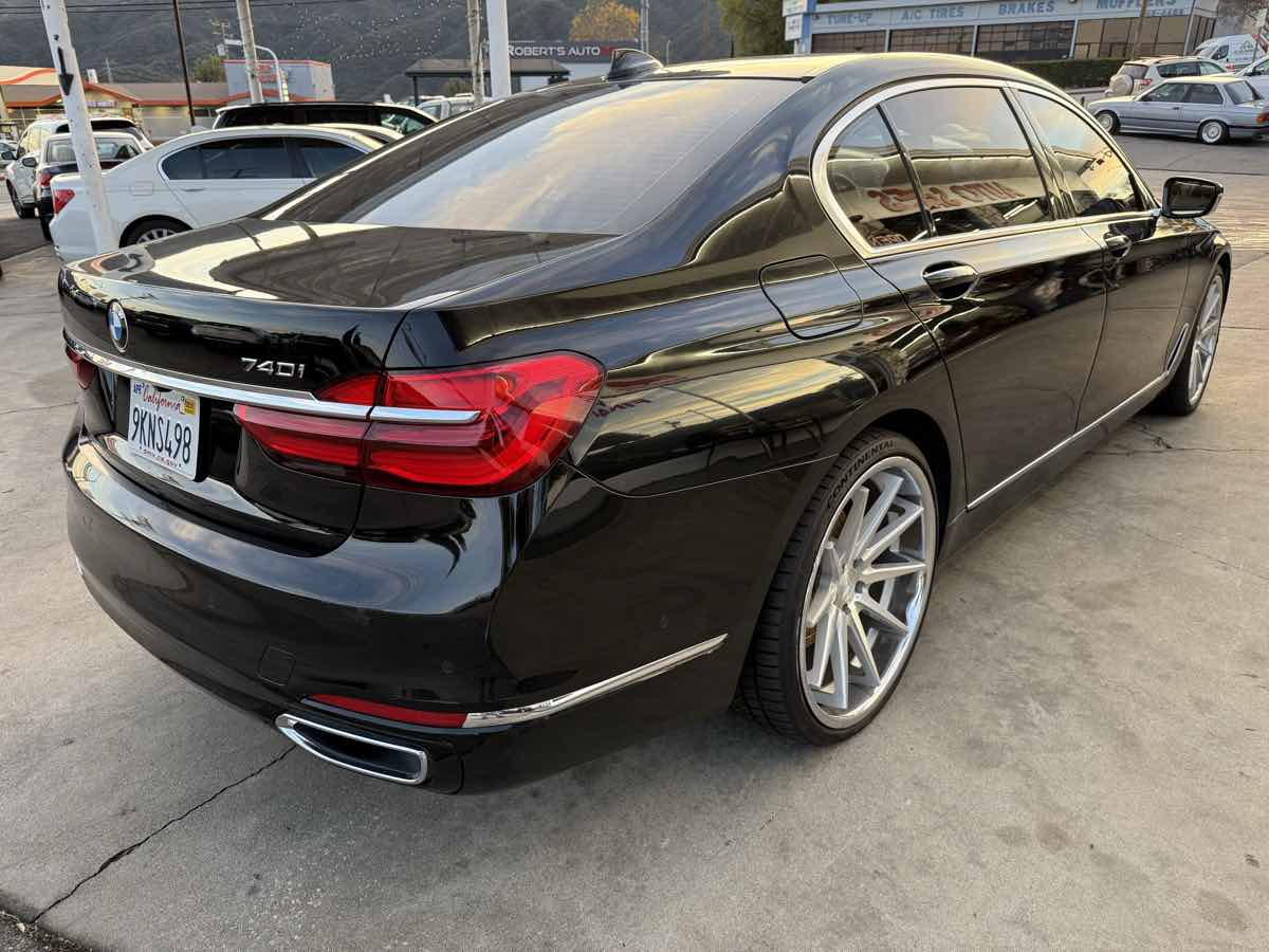 2017 BMW 7 Series 740i - Photo 5