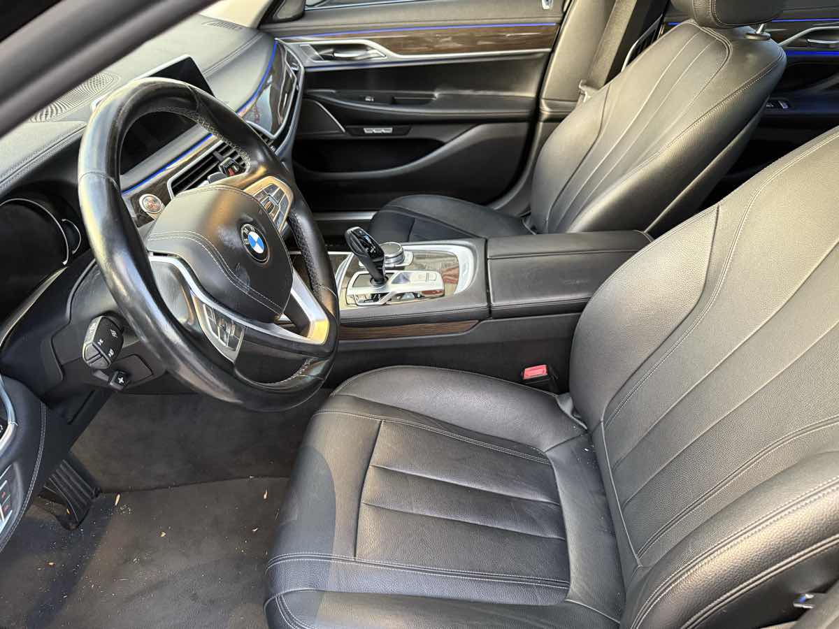 2017 BMW 7 Series 740i - Photo 14