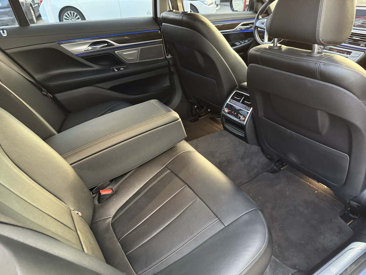 2017 BMW 7 Series 740i - Photo 30