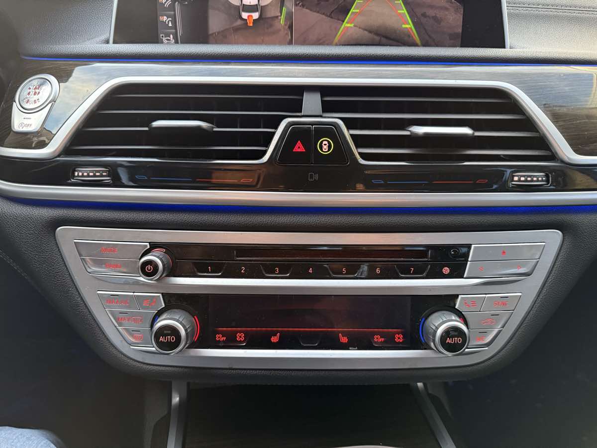 2017 BMW 7 Series 740i - Photo 20