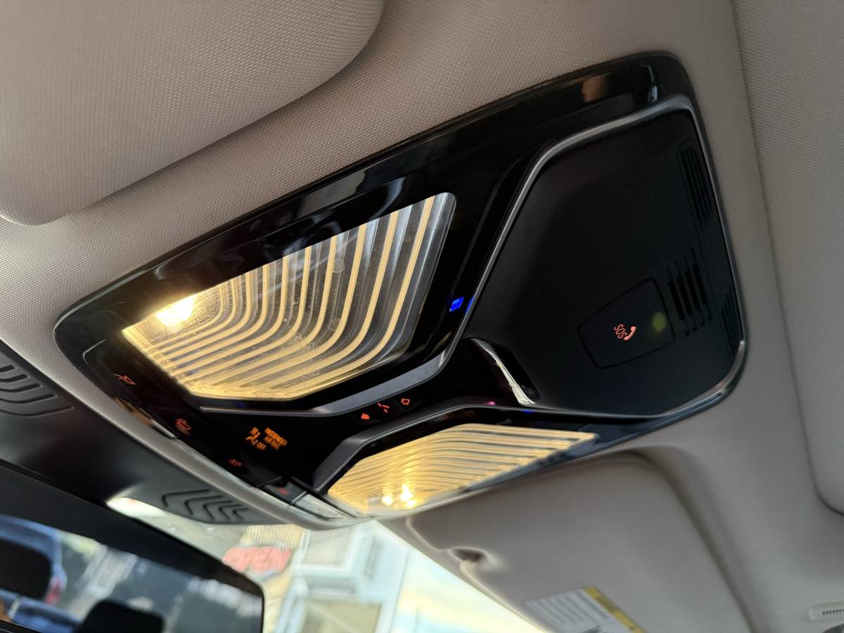 2017 BMW 7 Series 740i - Photo 25