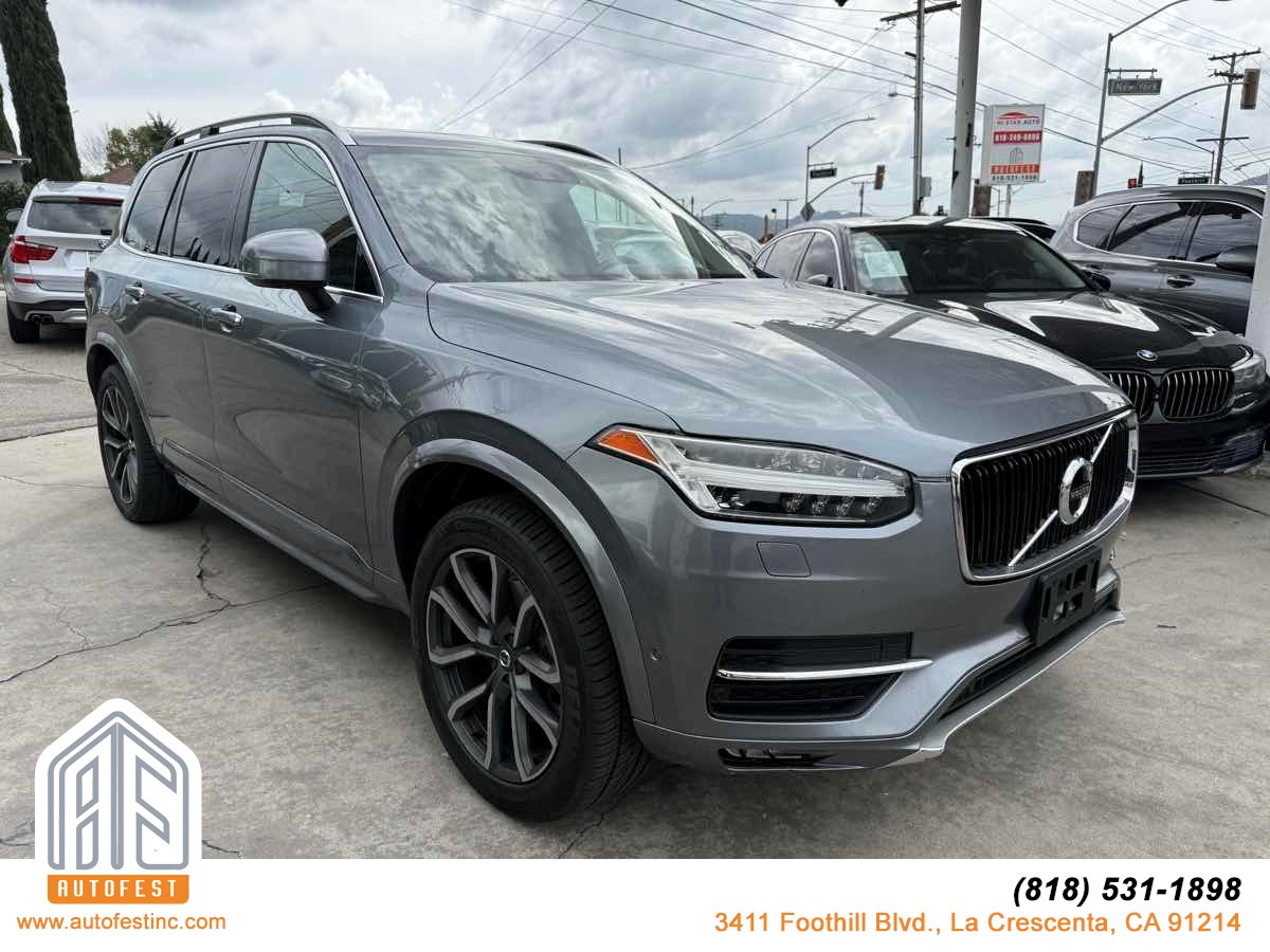 2017 Volvo XC90 T6 AWD Momentum's photo