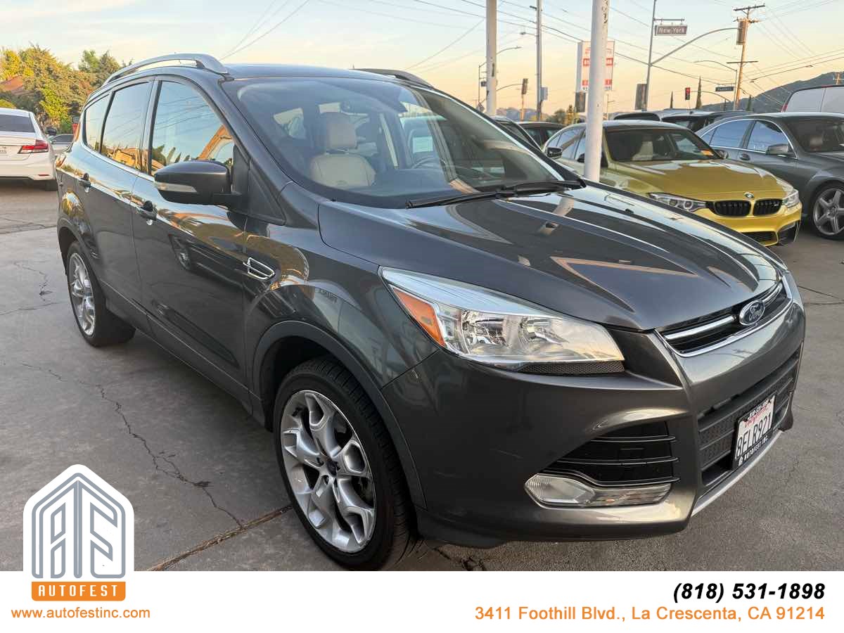 2015 Ford Escape Titanium's photo