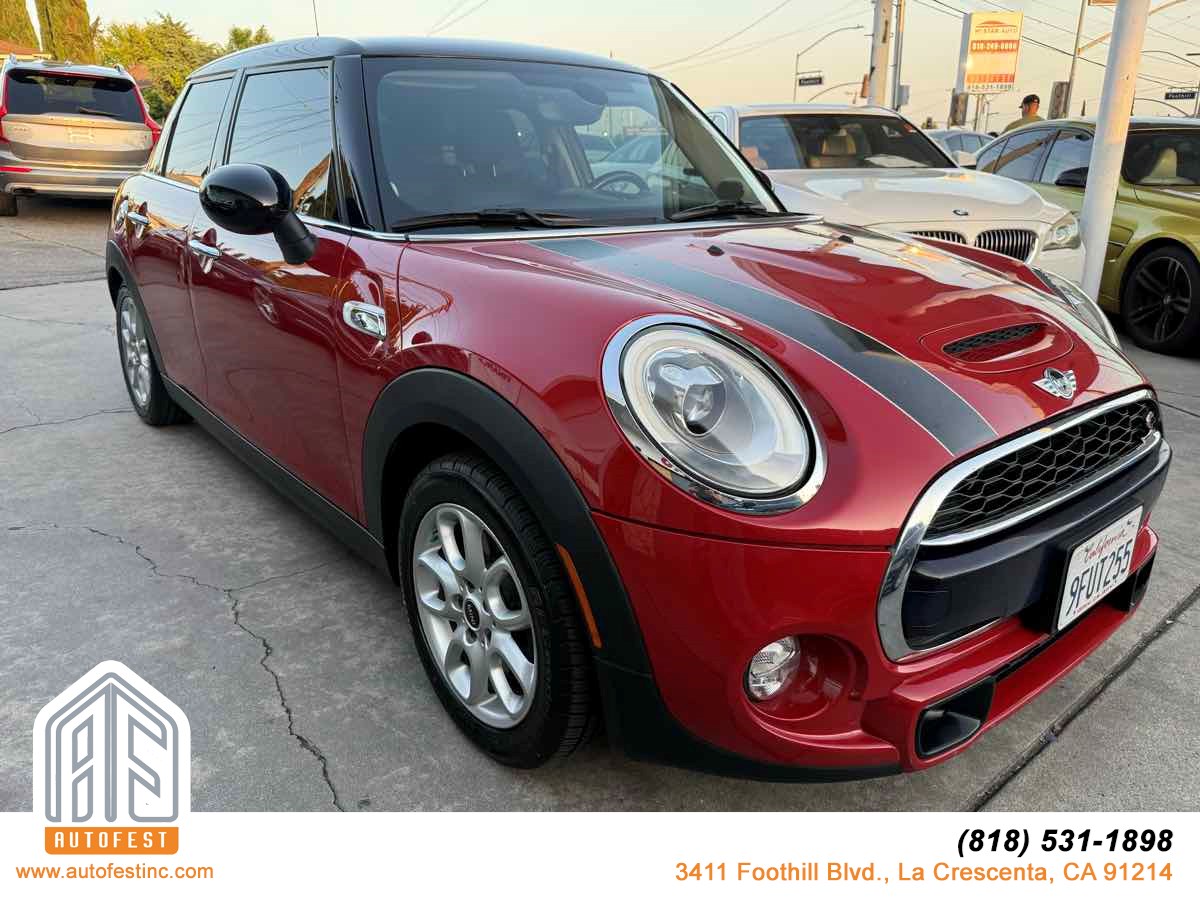 2016 MINI Cooper S 4 Door's photo