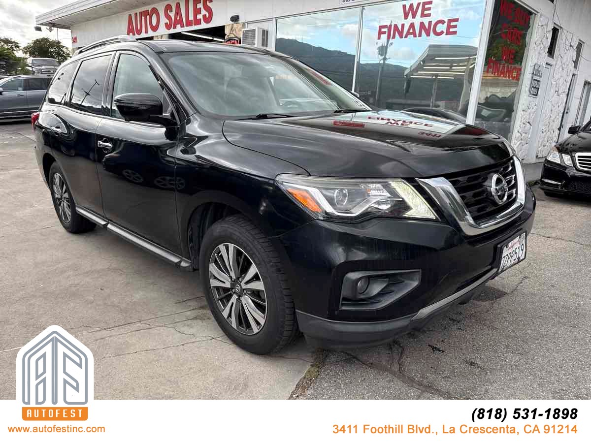2018 Nissan Pathfinder SL 2WD's photo