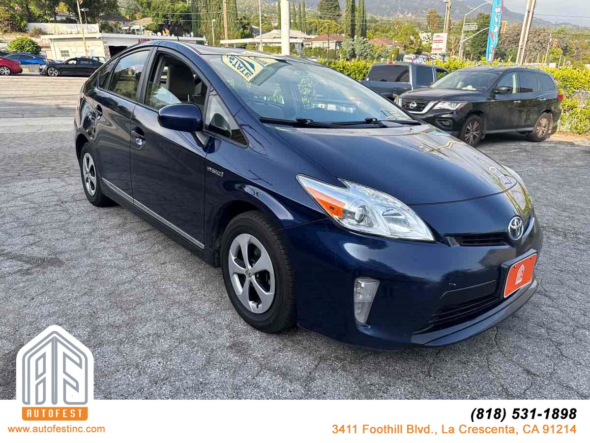 2012 Toyota Prius Three's photo