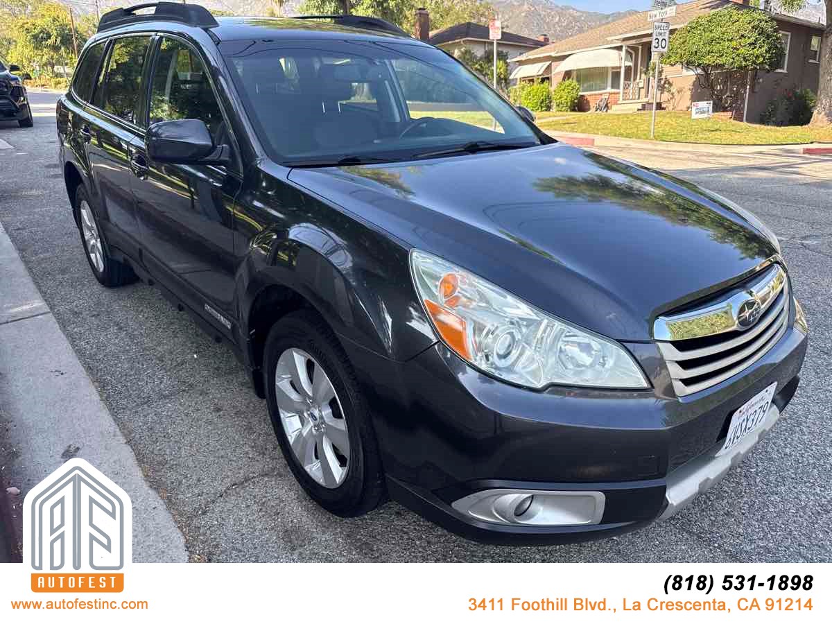 2012 Subaru Outback 3.6R Limited AT's photo