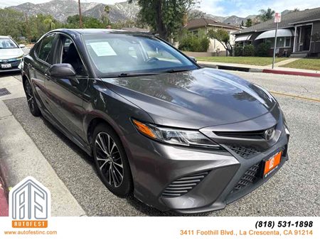2020 Toyota Camry SE